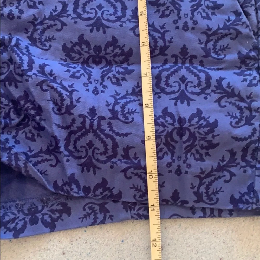 Gap short shorts size 0 blue pattern‎